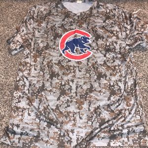 Men’s Chicago cubs shirt